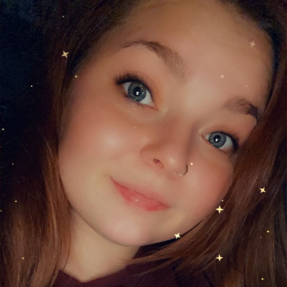 Meet your Posher, Makayla - Picture 1 of 1